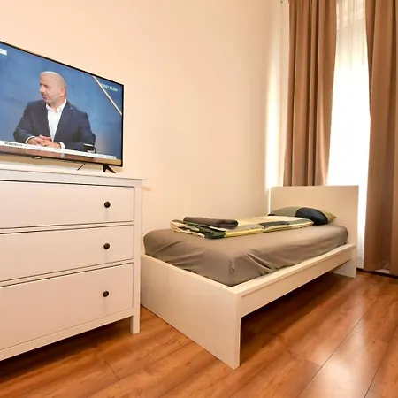Budapest Grand 3br * Pusztavacs