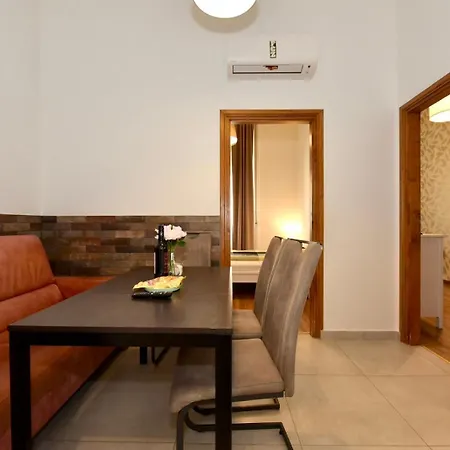 Budapest Grand 3br