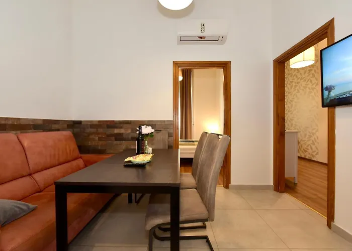 Budapest Grand 3br